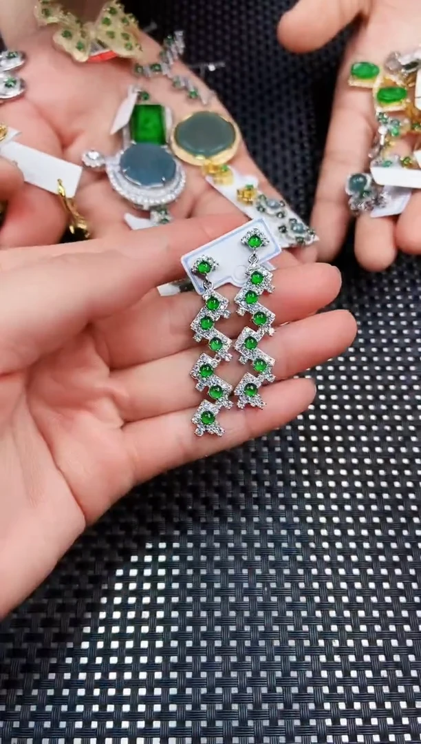 【闪购商品】翡翠耳饰未镶嵌111111111