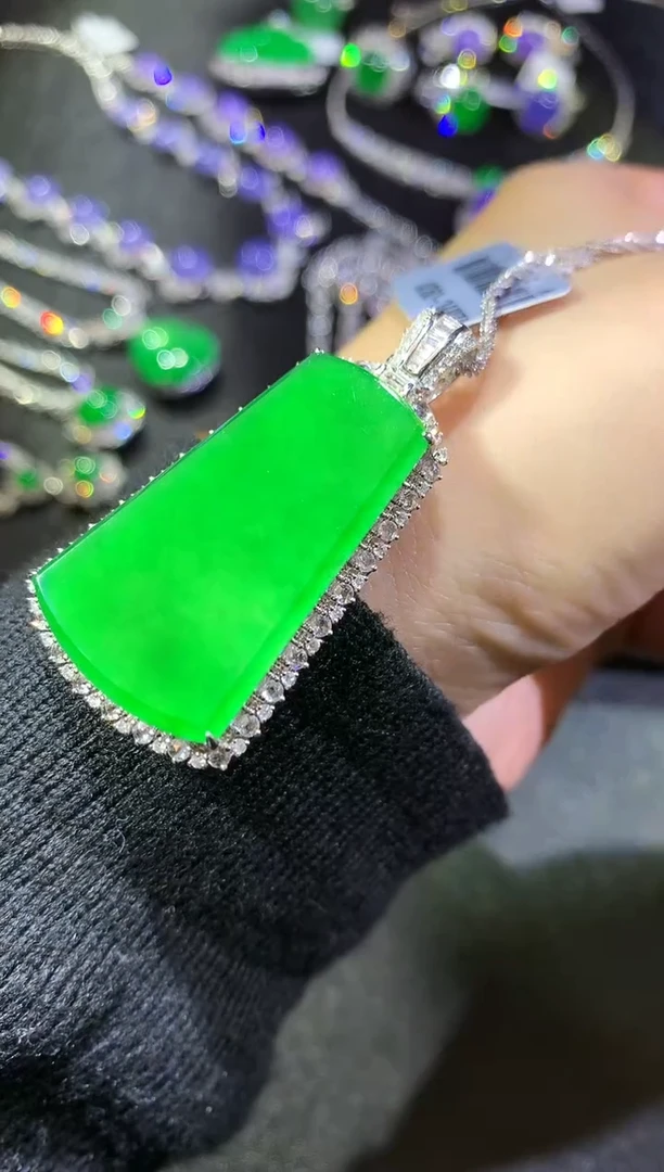 【闪购商品】翡翠吊坠(不含链)18K金镶嵌75-无事牌