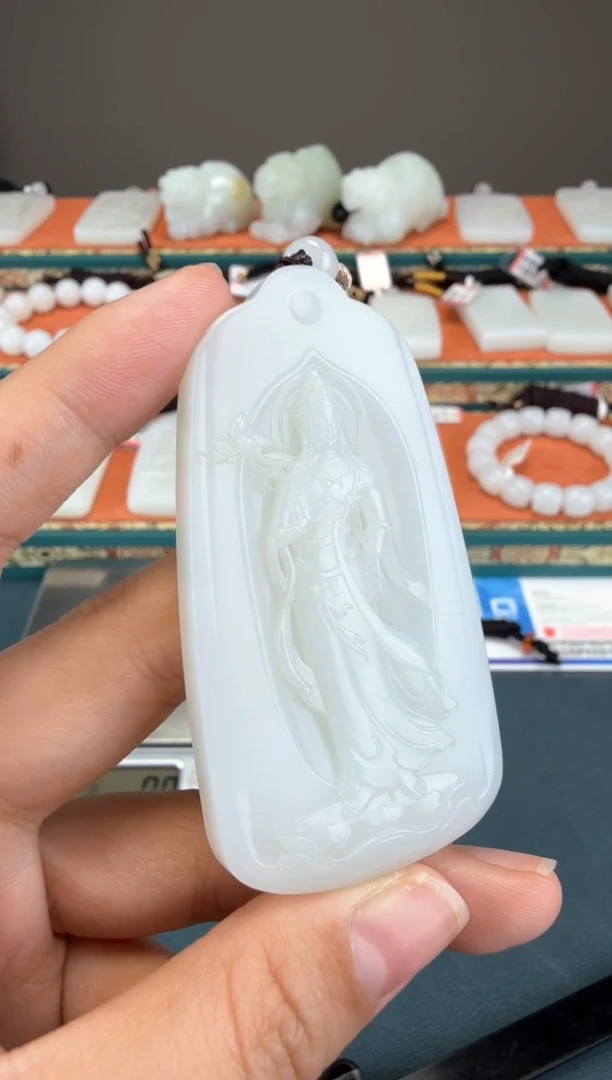 颈饰未镶嵌和田玉1