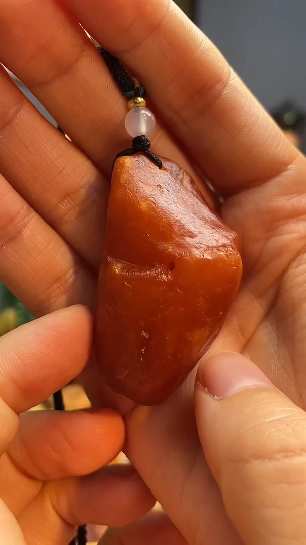 未镶嵌颈饰琥珀吊坠