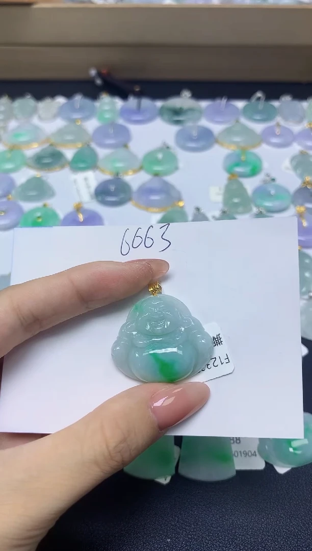 翡翠18K金镶嵌颈饰天然自然緬甸A貨翡翠