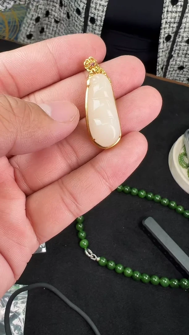 吊坠(不含链)18K金镶嵌和田玉多样性发一27号