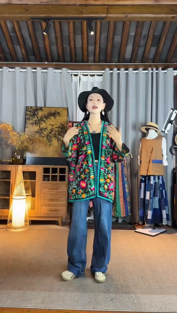 温***子设计师款绿色丝织刺绣开衫