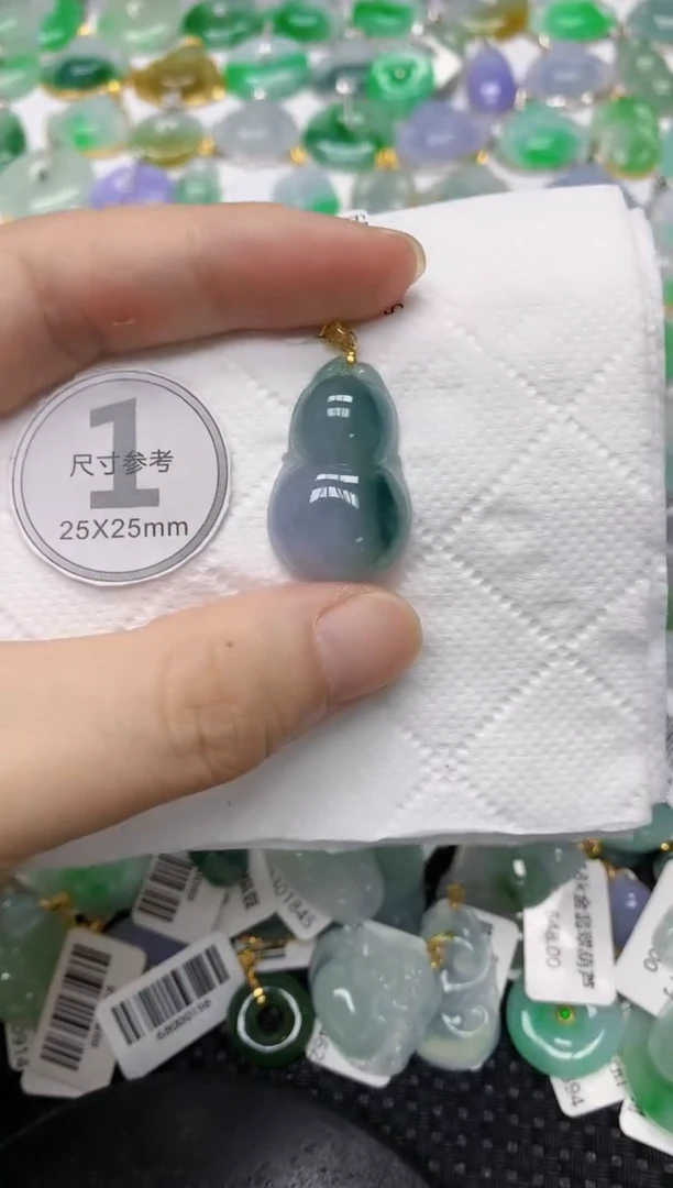 翡翠18K金镶嵌颈饰111111111