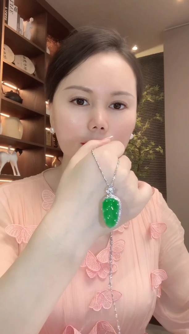 吊坠(不含链)18K金镶嵌翡翠A55