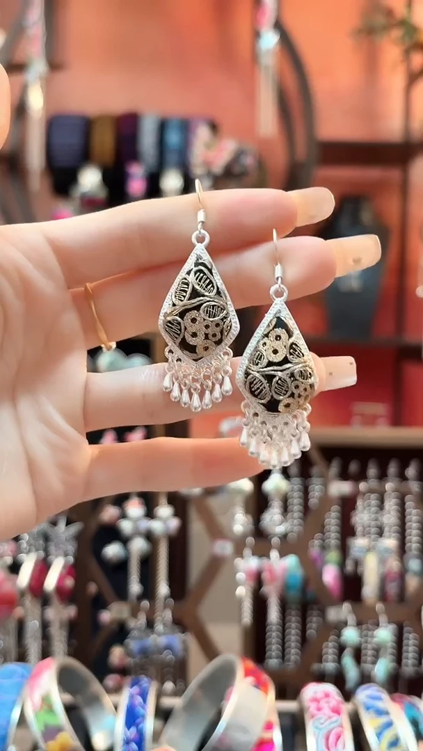 织绣云织谣民族风精美饰品   153