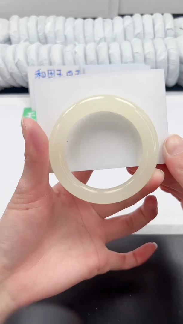 【闪购商品】石英质玉手镯未镶嵌173-54.3