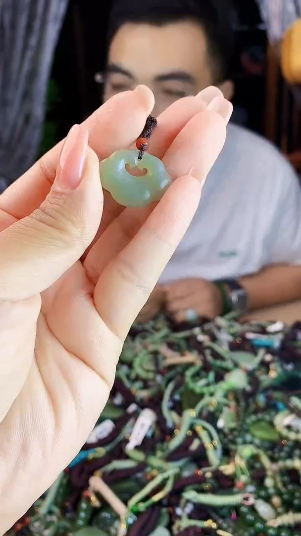 未镶嵌和田玉挂件多样性发货拍一发一
