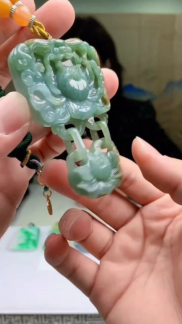 【闪购商品】定制翡翠未镶嵌4829bb-毛货挂件102