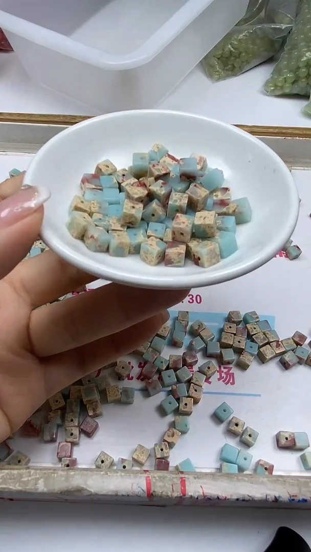 玛瑙/玉髓散珠未镶嵌B732寿山石方糖6mm30颗9.9元