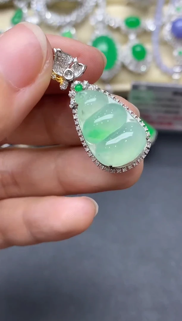 翡翠18K金镶嵌颈饰575-中国好珍宝