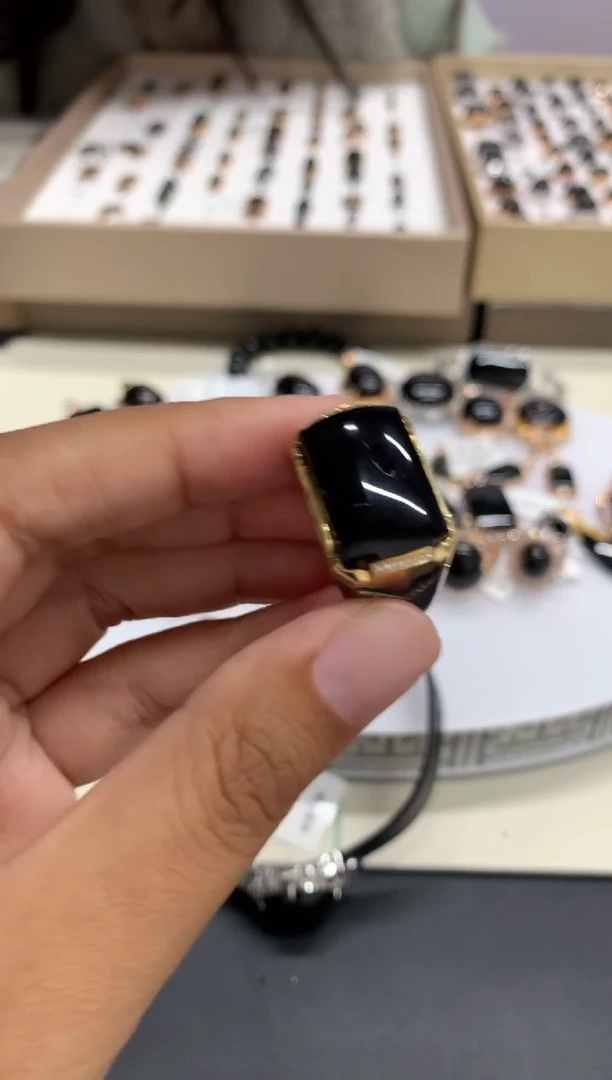 颈饰未镶嵌翡翠阿*净货