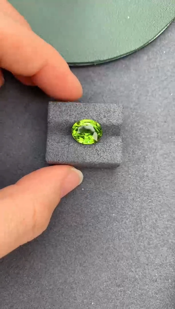 【闪购商品】橄榄石裸石未镶嵌4.4ct 橄榄石