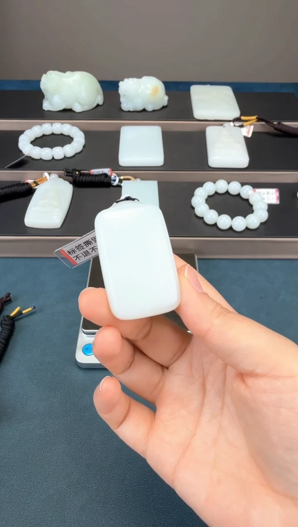 和田玉未镶嵌颈饰1