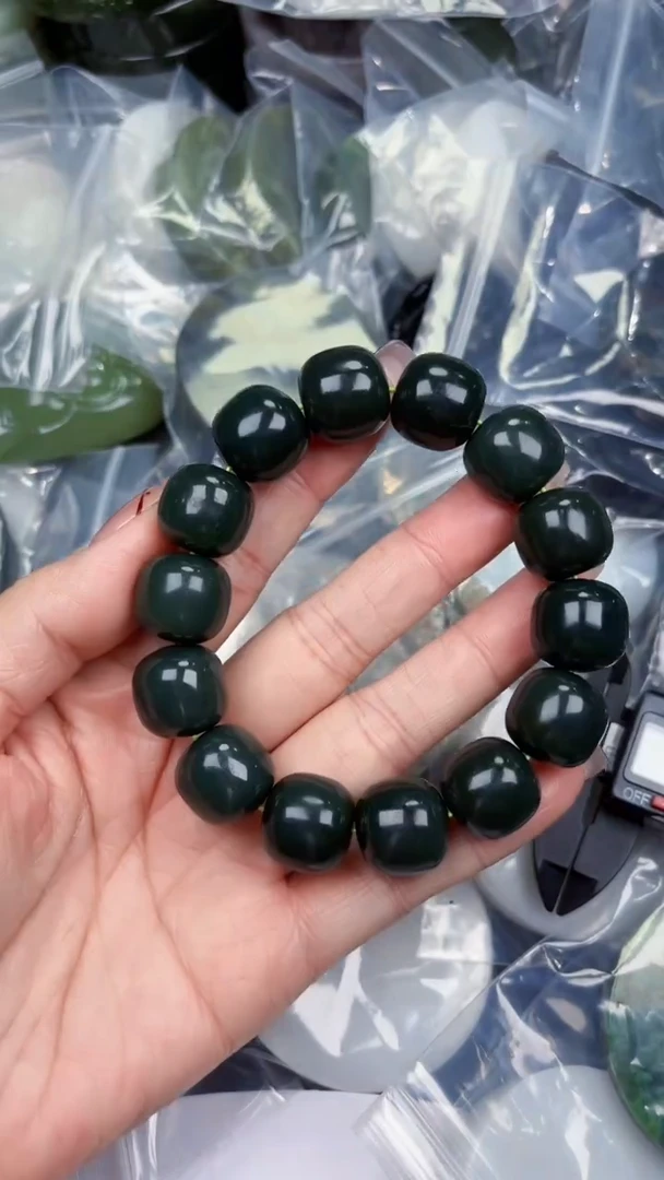 颈饰未镶嵌和田玉和田玉