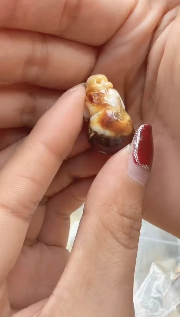 【闪购商品】琥珀裸石未镶嵌配饰