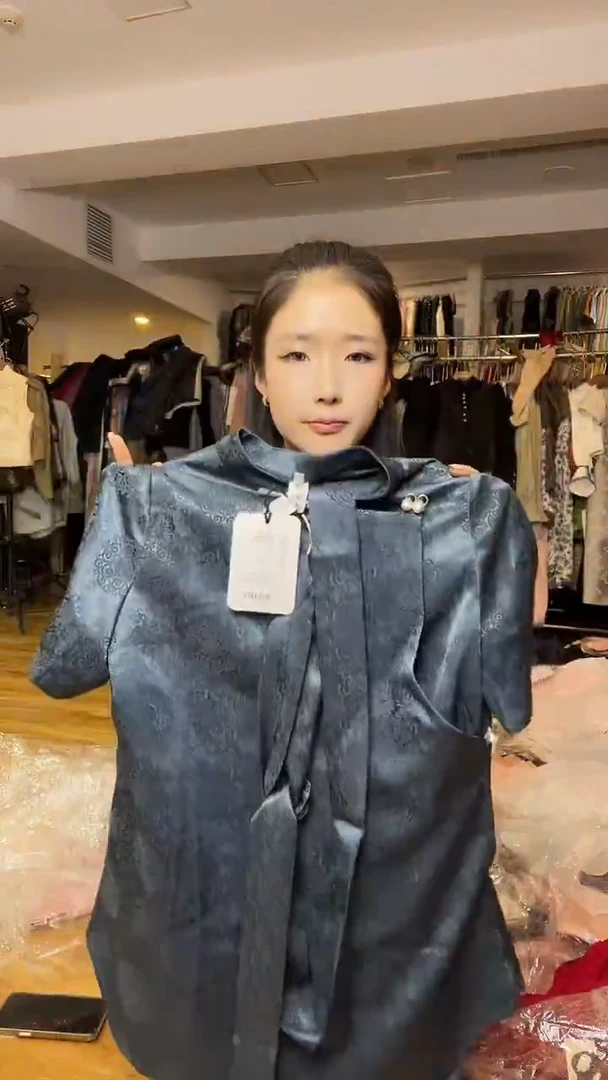 衬衣       M码       80-110斤