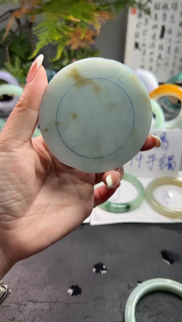 定制翡翠手镯未镶嵌何*姐手镯定制