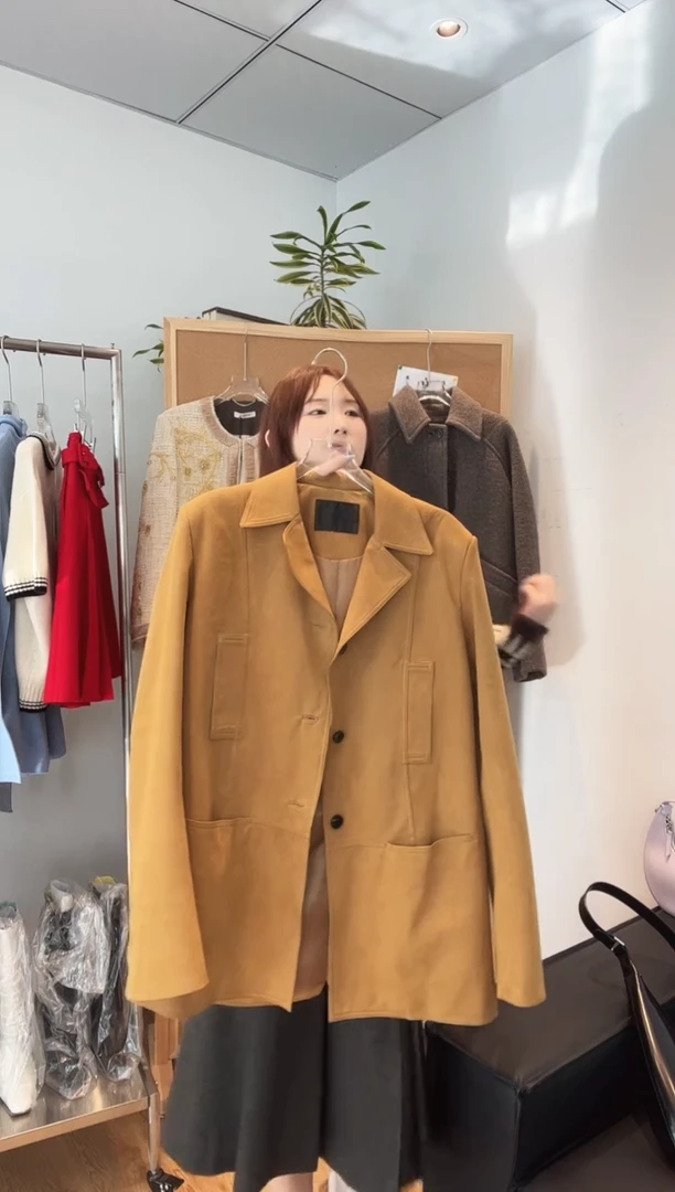 编号018 设计师品牌麂皮西装外套   待开价