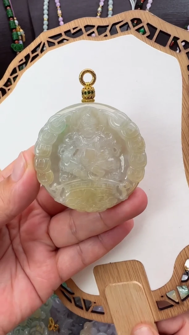 颈饰未镶嵌翡翠吊坠