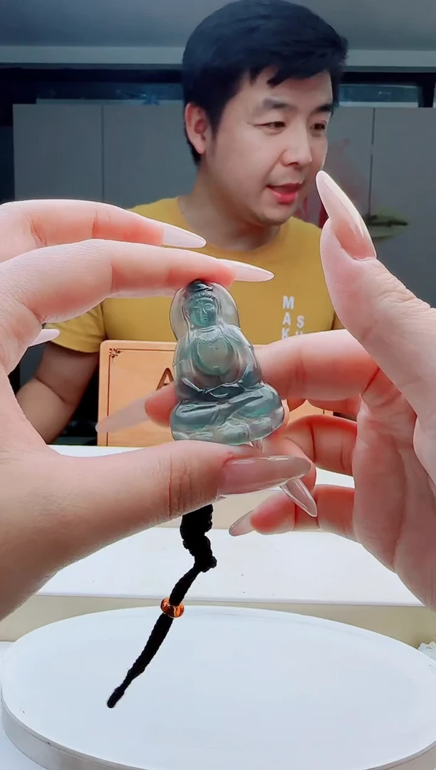 颈饰未镶嵌翡翠多样性发其中一