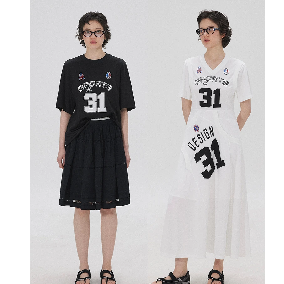 晶咕【专柜同款】高密刺绣球衣T恤情侣时尚半袖宽松印花JG11240210