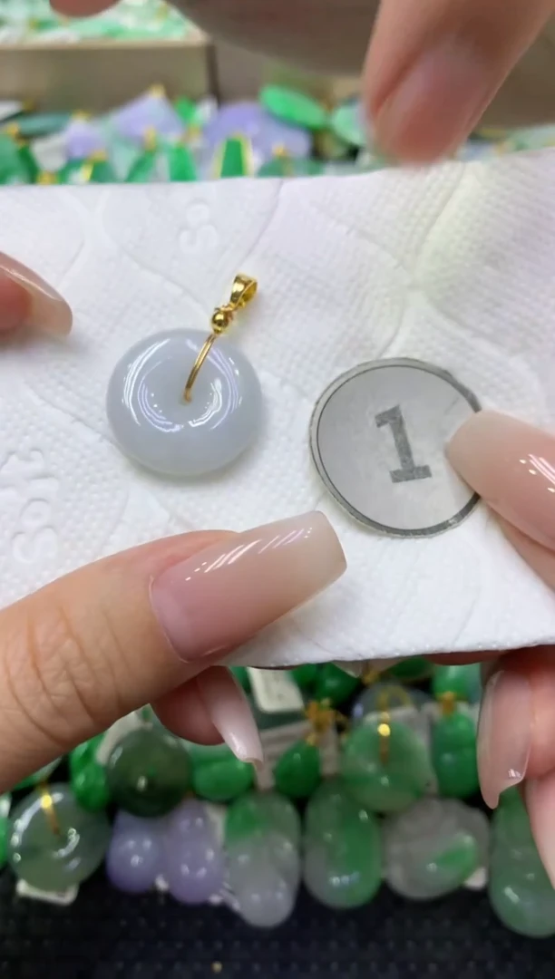 颈饰未镶嵌翡翠天然缅甸翡翠A货