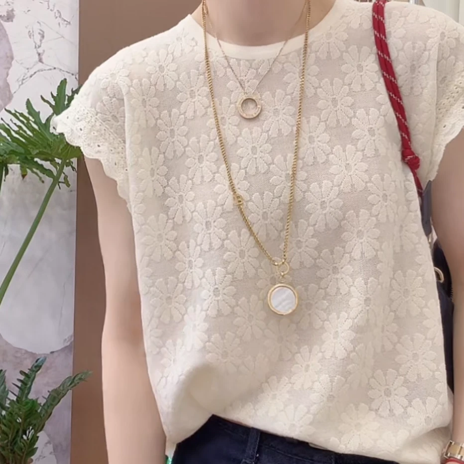 韩版百搭修身雕花重工飞飞袖针织上衣女2025年夏季新款显瘦时尚