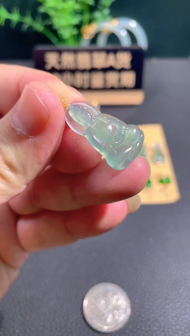 翡翠18K金镶嵌颈饰翡翠