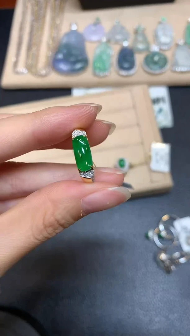 【闪购商品】翡翠戒指18K金镶嵌【无服务费