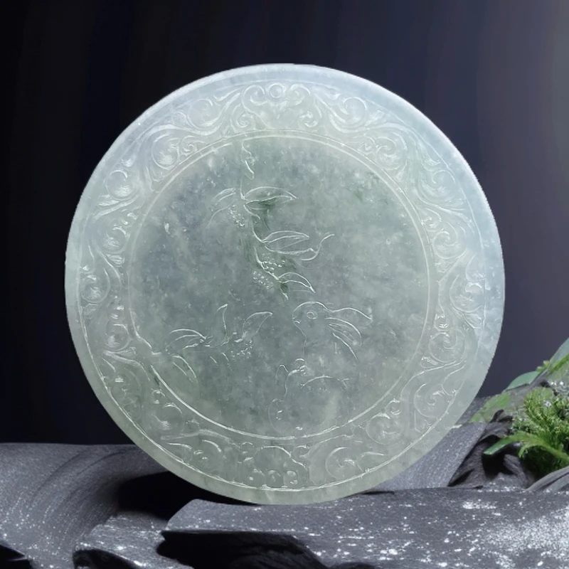 翡翠兔子圆牌翡翠兔子挂件生肖兔牌生肖吊坠灵兔献瑞大件圆牌正装
