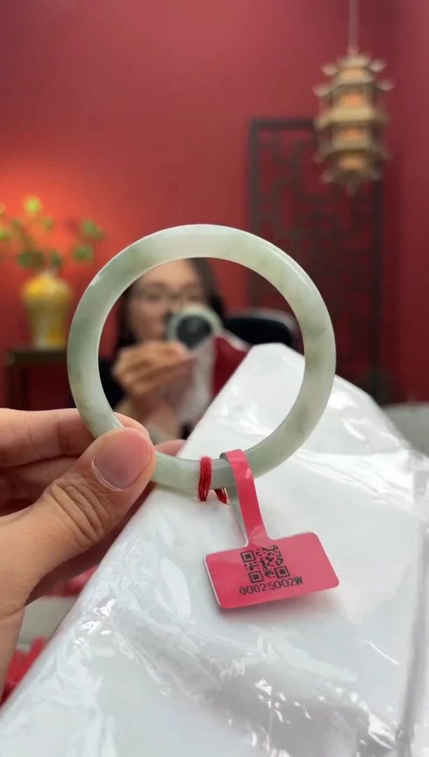未镶嵌手镯（圆镯）翡翠翡翠手镯1