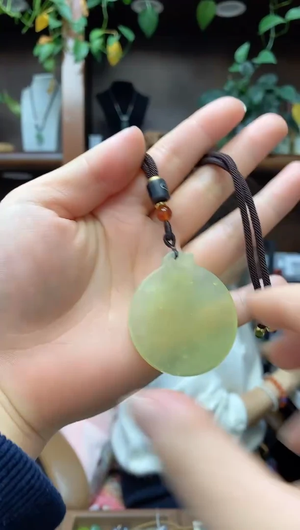 未镶嵌岫玉吊坠·