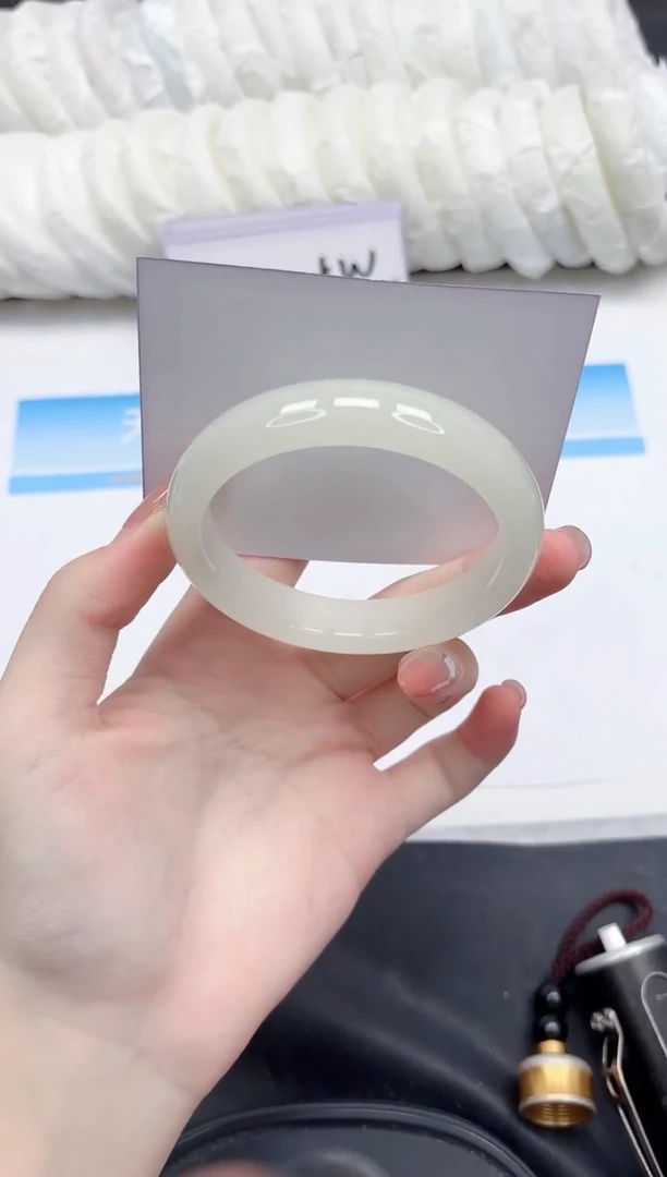 石英质玉手镯未镶嵌121-60