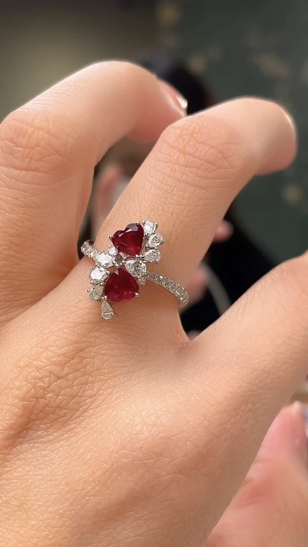 18K金镶嵌戒指红宝石主石：1.08ct