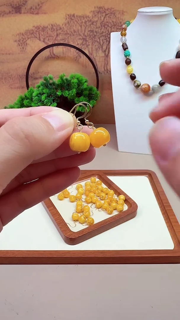 蜜蜡14K金镶嵌耳饰E01