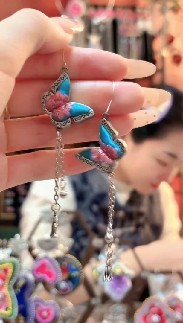 织绣云织谣民族风精美饰品   91