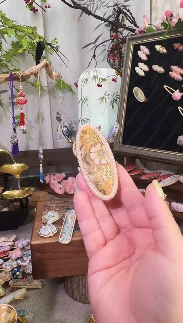 无铁合金0005三马花团簇