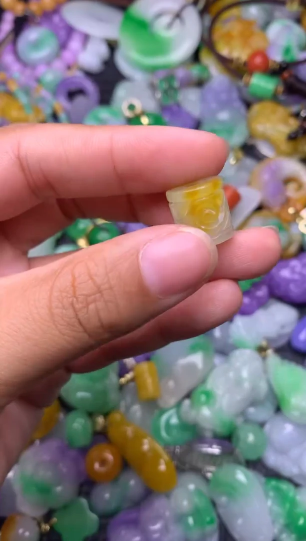 颈饰未镶嵌翡翠缅甸翡翠吊坠