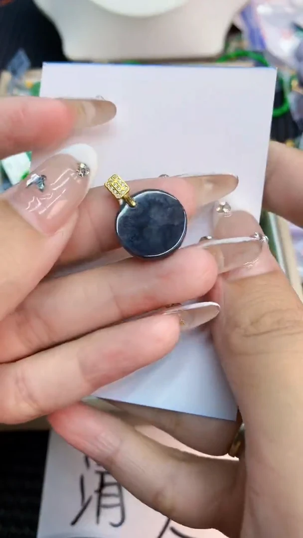 翡翠未镶嵌吊坠(不含链)1