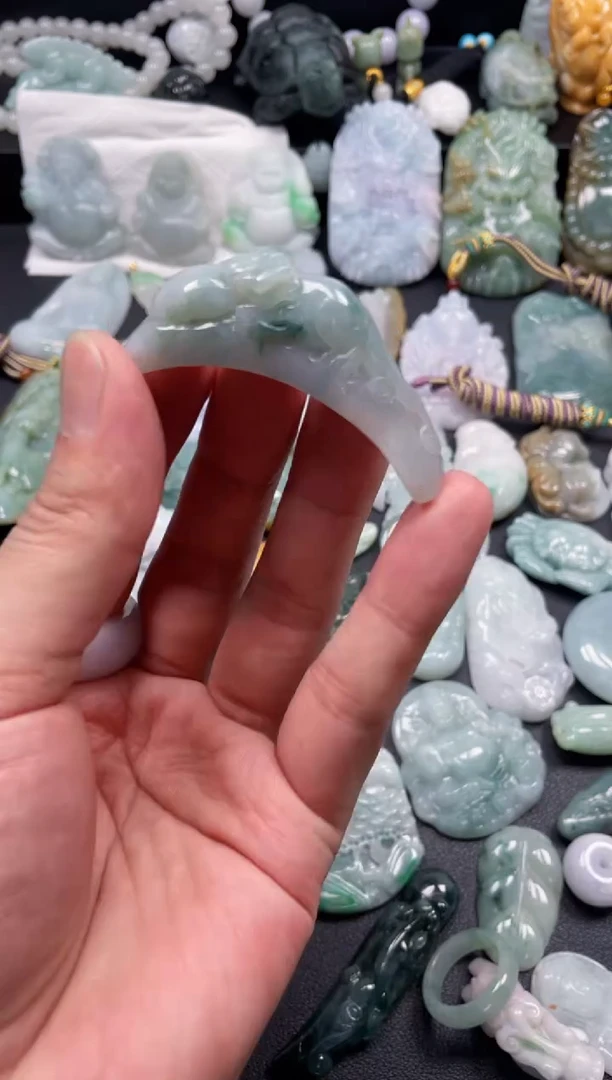 翡翠未镶嵌颈饰天然翡翠a货