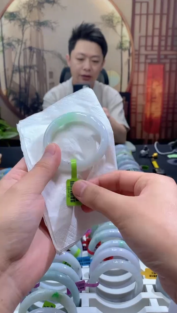 未镶嵌手镯翡翠000089830