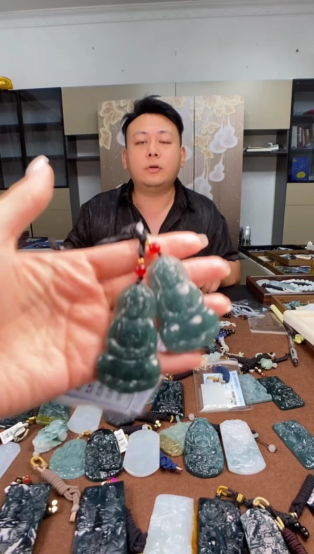颈饰未镶嵌翡翠多样性发其一