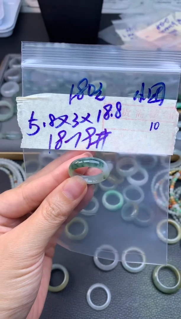 定制翡翠未镶嵌180元毛货需精细抛光拍一发一