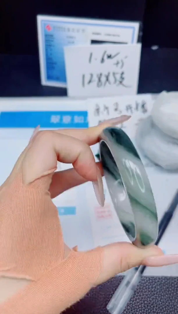 石英质玉手镯未镶嵌188-60