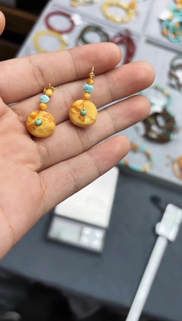 【闪购商品】琥珀裸石未镶嵌滴溜多样发其一