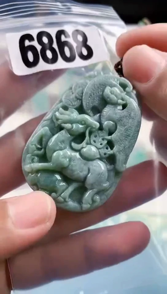 【闪购商品】翡翠颈饰未镶嵌天然翡翠吊坠挂件