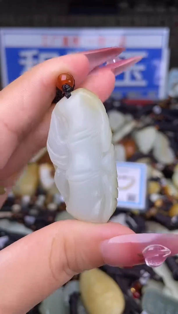 和田玉未镶嵌颈饰1