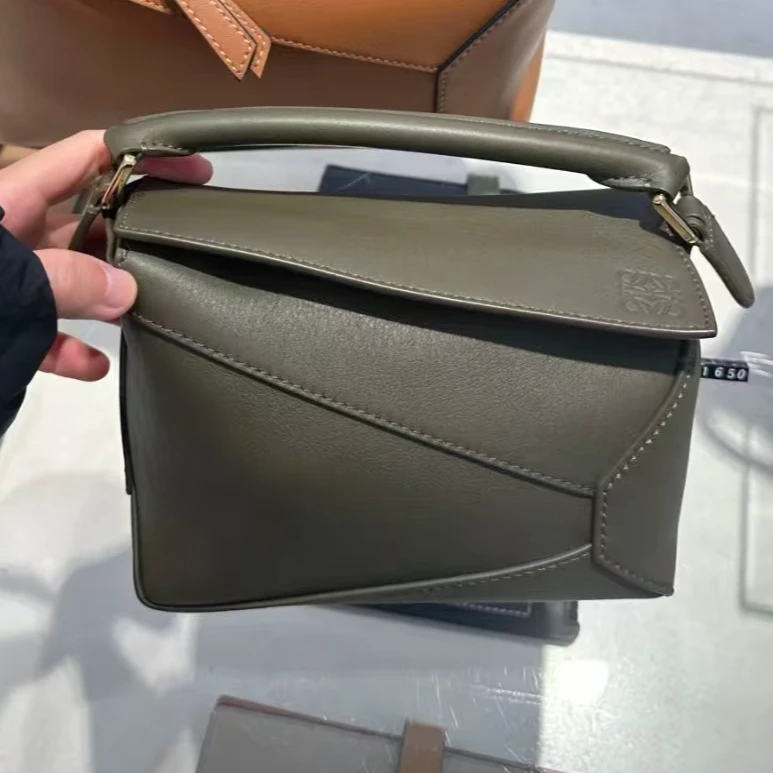 95新 LOEWE/罗意威 胖虎佳佳/箱包/单肩包/312505090