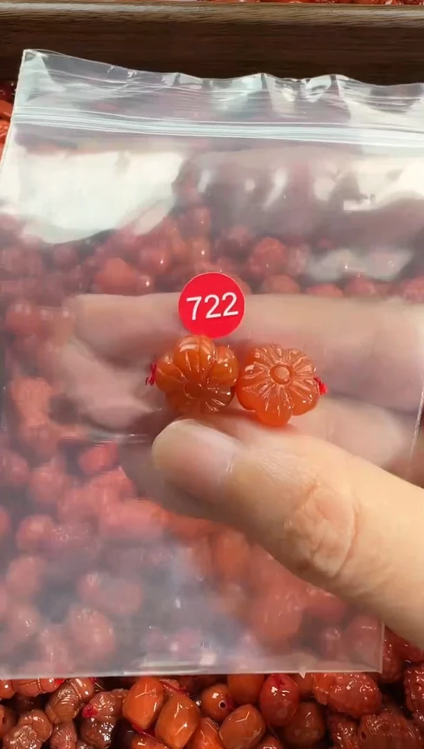 颈饰未镶嵌南红玛瑙1